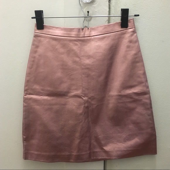 Rose gold mini skirt - Picture 1 of 3